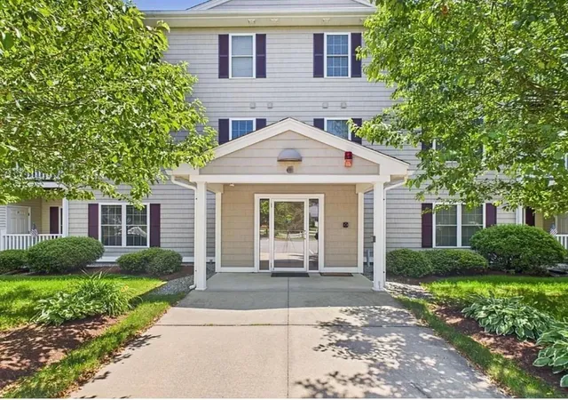 Condo for sale at 6 Stearns Ln #305, Merrimack, NH 03054 | MLS# 5113967