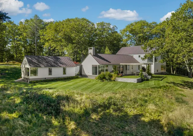 Photo 3 of Single family home for sale at 4 Ice House Point, York, ME 03909 | MLS# 5113975 | Listing updated on 2026-10-13
