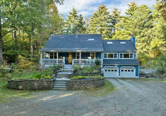 Photo 1 of Single family home for sale at 43 Cemetery St, Concord, NH 03301 | MLS# 5113982 | Listing updated on 2026-10-14