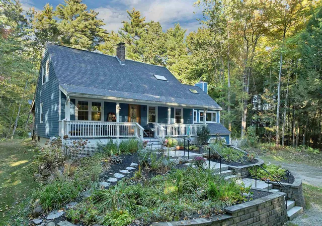 Photo 3 of Single family home for sale at 43 Cemetery St, Concord, NH 03301 | MLS# 5113982 | Listing updated on 2026-10-14
