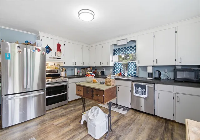 Photo 3 of Single family home for sale at 88 Dunbar St, Manchester, NH 03103 | MLS# 5113988 | Listing updated on 2026-10-20