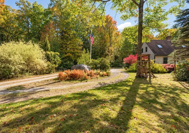 Photo 4 of Single family home for sale at 442 Royalston Rd, Fitzwilliam, NH 03447 | MLS# 5113990 | Listing updated on 2026-10-17