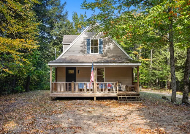 Photo 2 of Single family home for sale at 105 Summit View Dr, Tamworth, NH 03886 | MLS# 5113996 | Listing updated on 2026-10-28
