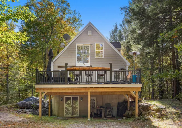 Photo 3 of Single family home for sale at 105 Summit View Dr, Tamworth, NH 03886 | MLS# 5113996 | Listing updated on 2026-10-28