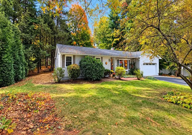 Photo 1 of Single family home for sale at 5 Glendale Rd, North Hampton, NH 03862 | MLS# 5114010 | Listing updated on 2026-10-17