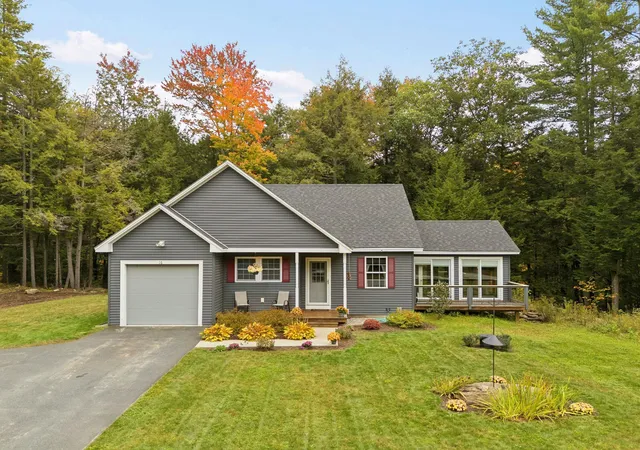 Photo 1 of Single family home for sale at 16 Lucinda Cir Way, Newport, NH 03773 | MLS# 5114011 | Listing updated on 2026-10-17
