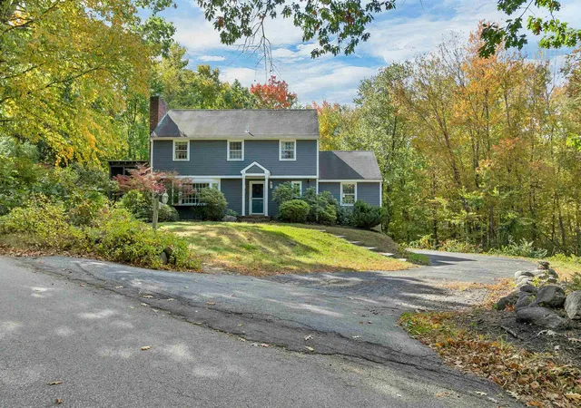Photo 2 of Single family home for sale at 1 Grater Rd, Amherst, NH 03031 | MLS# 5114014 | Listing updated on 2026-10-17