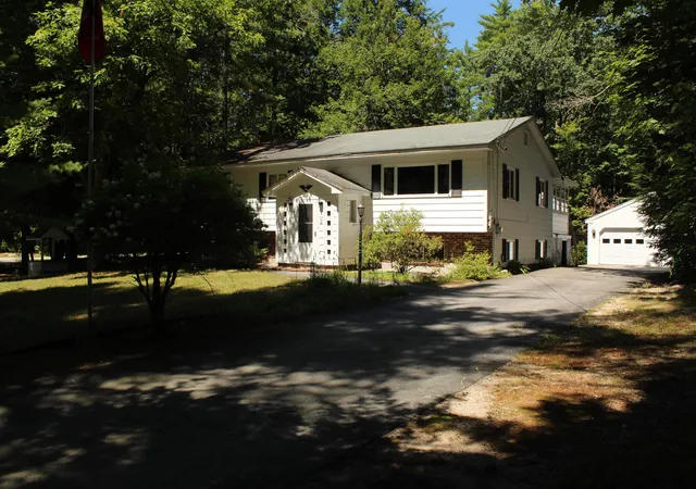Photo 2 of Single family home for sale at 2 Piney Rd, Brookfield, NH 03872 | MLS# 5114018 | Listing updated on 2026-10-27