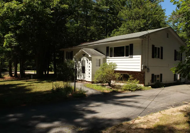 Photo 3 of Single family home for sale at 2 Piney Rd, Brookfield, NH 03872 | MLS# 5114018 | Listing updated on 2026-10-27