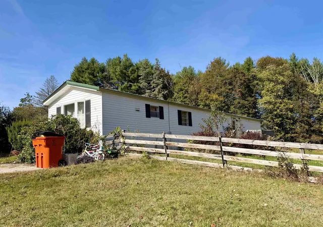 Photo 1 of Single family home for sale at 75 Concord Hl Rd, Pittsfield, NH 03263 | MLS# 5114032 | Listing updated on 2026-10-15
