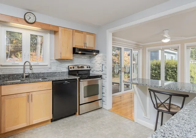 Photo 3 of Townhouse for sale at 5 Piscataqua Rd, Concord, NH 03301 | MLS# 5114045 | Listing updated on 2026-10-13