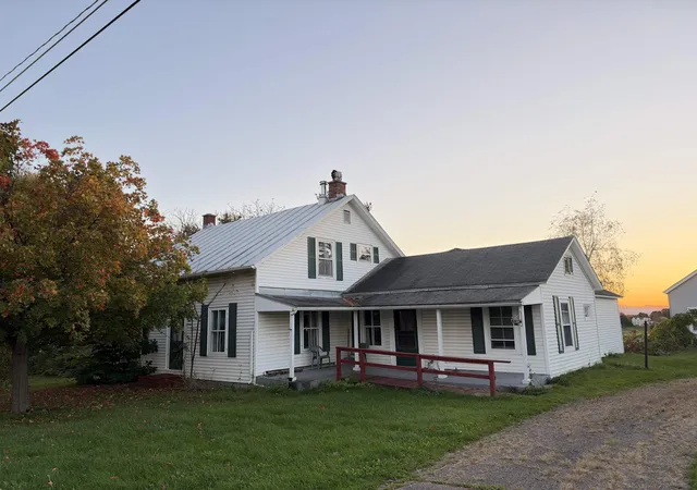 Photo 3 of Single family home for sale at 1225 Dorset St, South Burlington, VT 05403 | MLS# 5114055 | Listing updated on 2026-10-13
