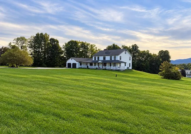 Single family home for sale at 969 Post Rd, Rutland, VT 05701 | MLS# 5114072