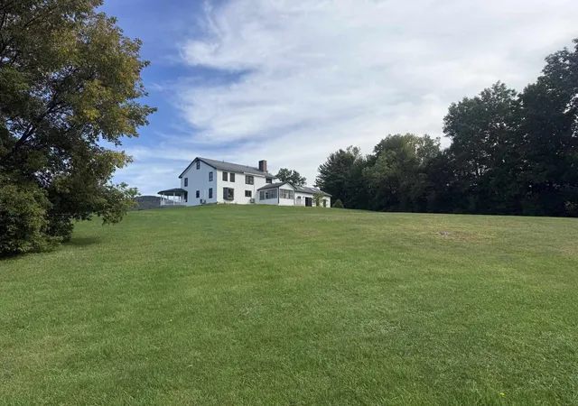 Photo 2 of Single family home for sale at 969 Post Rd, Rutland, VT 05701 | MLS# 5114072 | Listing updated on 2026-10-13
