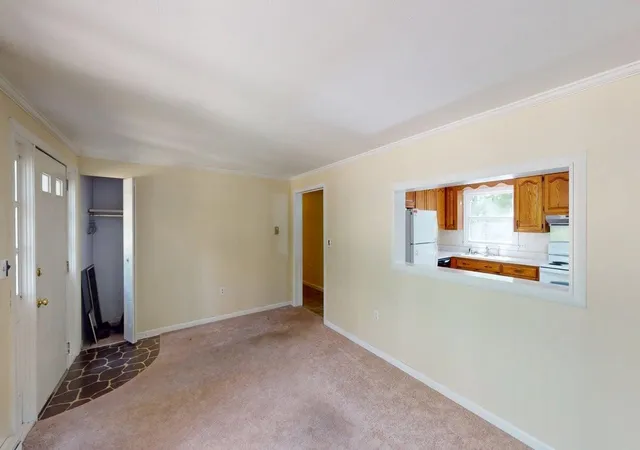 Photo 3 of Single family home for sale at 37 Wason Rd, Hudson, NH 03051 | MLS# 5114073 | Listing updated on 2026-10-18