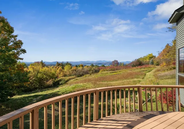 Photo 2 of Single family home for sale at 517 White Birch Ln, Charlotte, VT 05445 | MLS# 5114113 | Listing updated on 2026-10-16