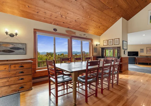 Photo 4 of Single family home for sale at 517 White Birch Ln, Charlotte, VT 05445 | MLS# 5114113 | Listing updated on 2026-10-16
