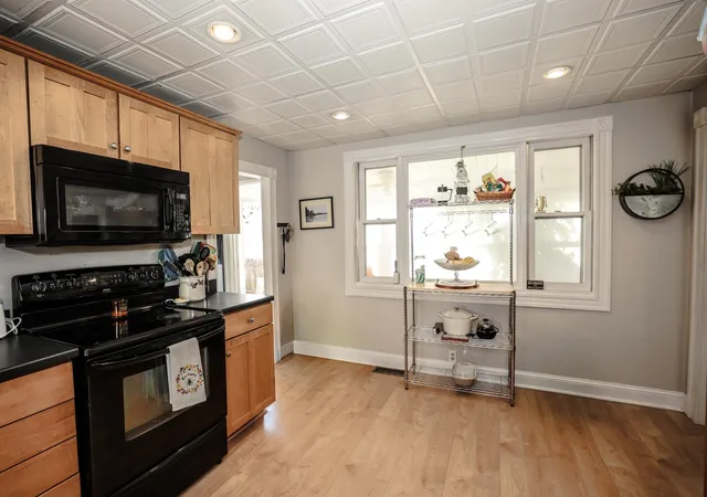 Photo 2 of Single family home for sale at 9 Concord St, Concord, NH 03301 | MLS# 5114146 | Listing updated on 2026-10-17