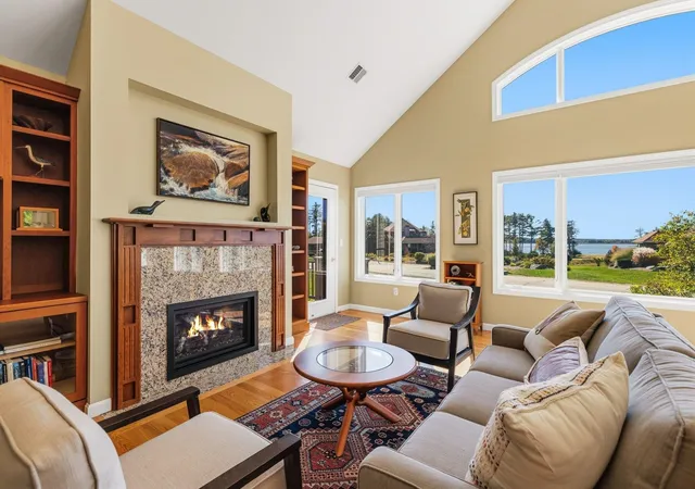 Photo 3 of Condo for sale at 237 Cushing Rd, Newmarket, NH 03857 | MLS# 5114165 | Listing updated on 2026-10-22