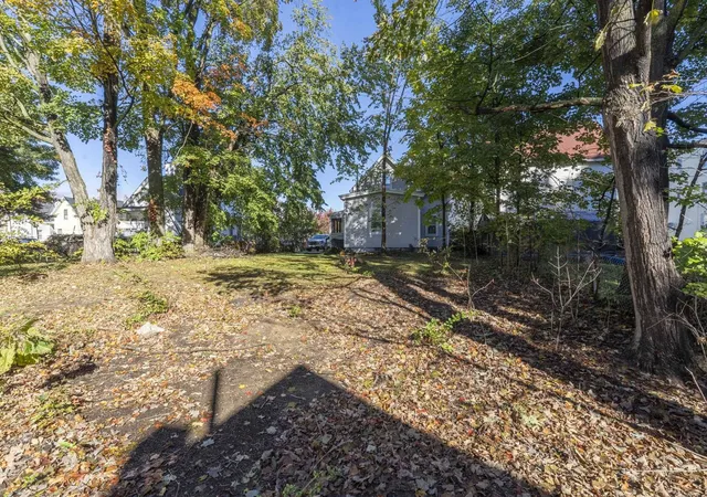 Photo 3 of Single family home for sale at 500 Granite St, Manchester, NH 03102 | MLS# 5114177 | Listing updated on 2026-10-24