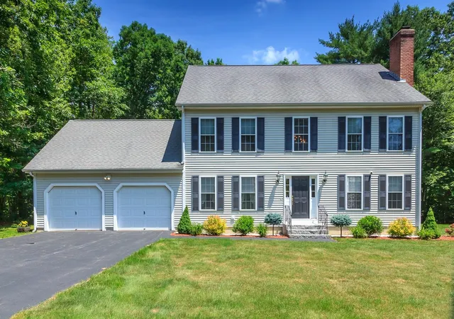 Single family home for sale at 24 Shea's Dr, Auburn, NH 03032 | MLS# 5114179