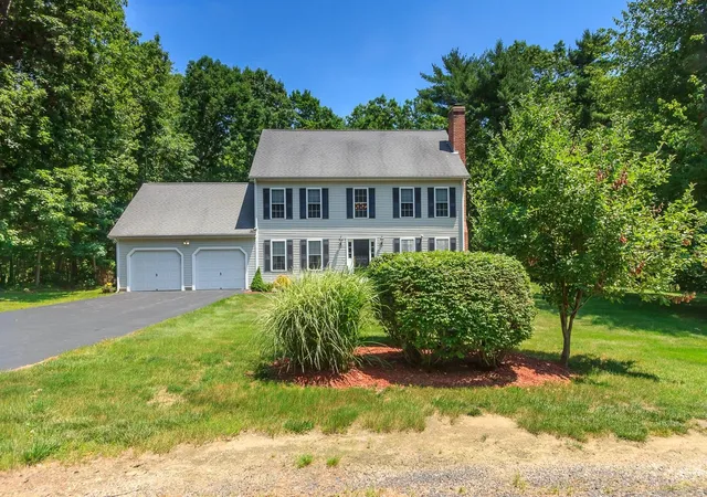 Photo 3 of Single family home for sale at 24 Shea's Dr, Auburn, NH 03032 | MLS# 5114179 | Listing updated on 2026-10-16