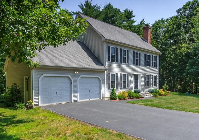 Photo 4 of Single family home for sale at 24 Shea's Dr, Auburn, NH 03032 | MLS# 5114179 | Listing updated on 2026-10-16