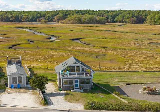 Photo 3 of Single family home for sale at 1609 Ocean Blvd, Rye, NH 03870 | MLS# 5114181 | Listing updated on 2026-10-21