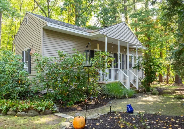 Photo 2 of Single family home for sale at 24a Range Rd, Windham, NH 03087 | MLS# 5114186 | Listing updated on 2026-10-19