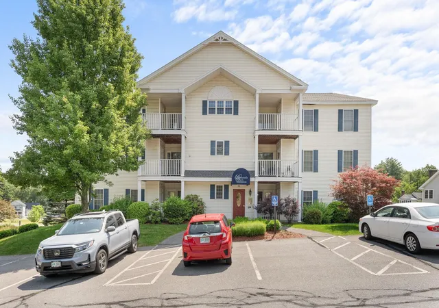 Condo for sale at 11 Crosswoods Path #3B, Merrimack, NH 03054 | MLS# 5114189