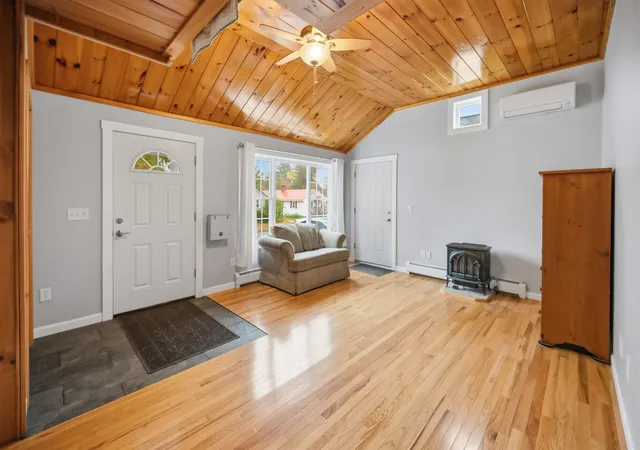 Photo 4 of Single family home for sale at 17 Joffre St, Concord, NH 03301 | MLS# 5114196 | Listing updated on 2026-10-17