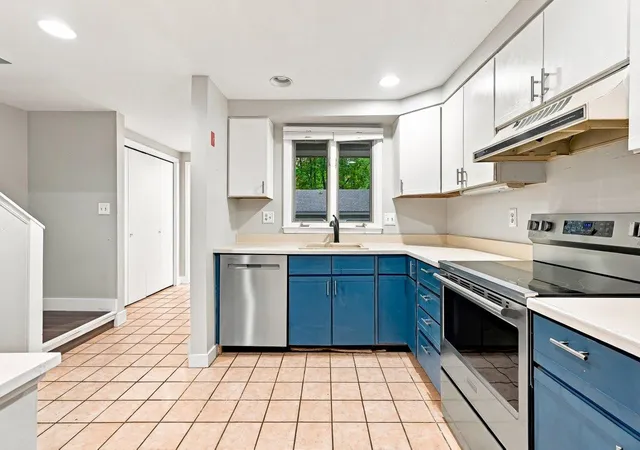 Photo 3 of Single family home for sale at 30 Brookside Dr, Stratham, NH 03885 | MLS# 5114198 | Listing updated on 2026-10-16