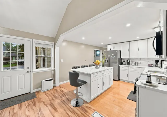 Photo 1 of Single family home for sale at 9 Belle Aire Ave, Nashua, NH 03060 | MLS# 5114200 | Listing updated on 2026-10-20