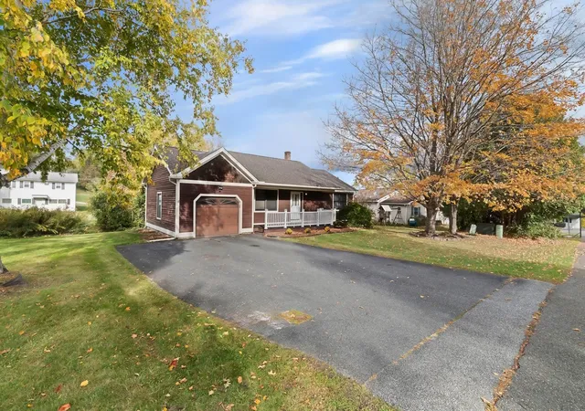 Photo 1 of Single family home for sale at 17 Country Way, Barre, VT 05641 | MLS# 5114208 | Listing updated on 2026-10-22