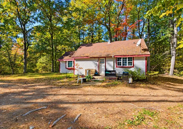 Photo 2 of Single family home for sale at 232 Gulf Rd, Northwood, NH 03261 | MLS# 5114227 | Listing updated on 2026-10-16