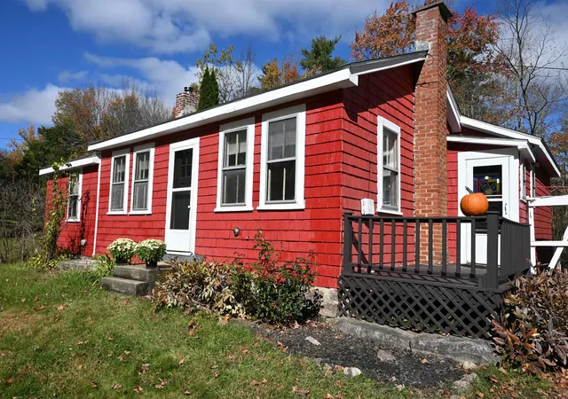 Photo 3 of Single family home for sale at 294 Stagecoach Rd, Barrington, NH 03825 | MLS# 5114235 | Listing updated on 2026-10-14