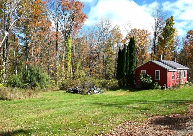Photo 4 of Single family home for sale at 294 Stagecoach Rd, Barrington, NH 03825 | MLS# 5114235 | Listing updated on 2026-10-14