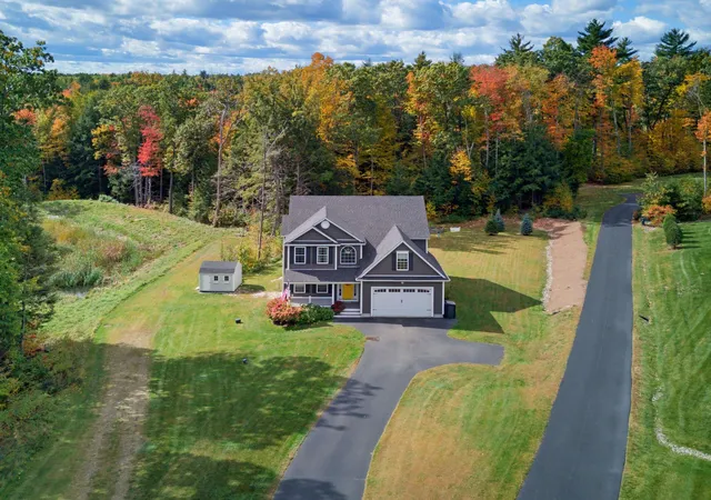 Photo 1 of Single family home for sale at 82 Juniper Cir, Auburn, NH 03032 | MLS# 5114237 | Listing updated on 2026-10-14