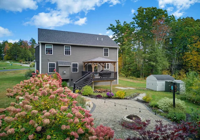 Photo 3 of Single family home for sale at 82 Juniper Cir, Auburn, NH 03032 | MLS# 5114237 | Listing updated on 2026-10-14