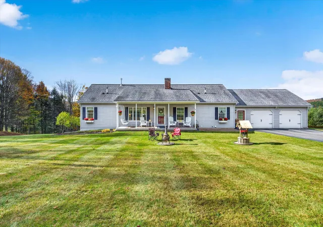 Photo 2 of Single family home for sale at 98 Country View Ln, Saint Johnsbury, VT 05819 | MLS# 5114307 | Listing updated on 2026-10-22