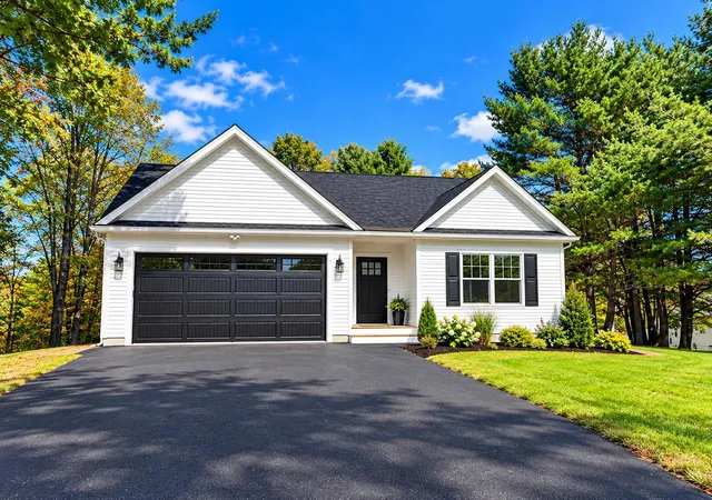 Photo 2 of Single family home for sale at 2 Riverview Rd, Newport, NH 03773 | MLS# 5114311 | Listing updated on 2026-10-15