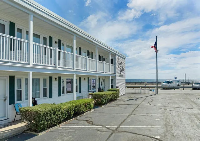Photo 4 of Condo for sale at 405 Ocean Blvd #7, Hampton, NH 03842 | MLS# 5114314 | Listing updated on 2026-10-16