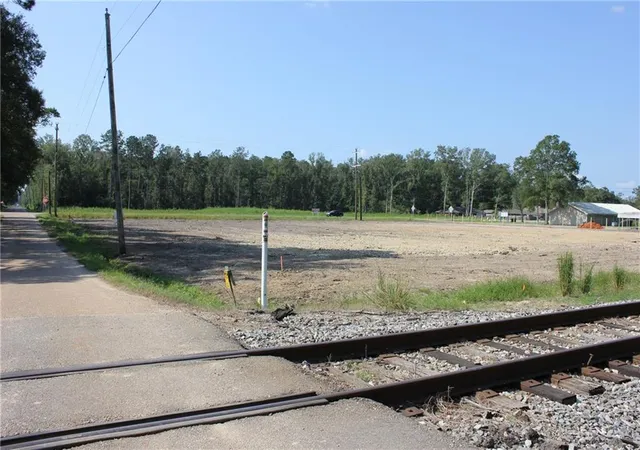 Photo 2 of Land for sale at Hwy 190 W Hwy, Ponchatoula, LA 70454 | MLS# 2384090 | Listing updated on 2026-09-11