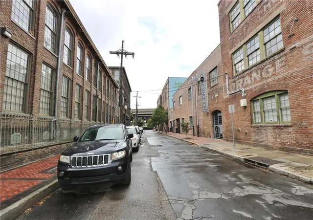Listing Photo 3 - Condo for sale in building located at 920 Poeyfarre St, New Orleans, LA 70130 - Unit #102