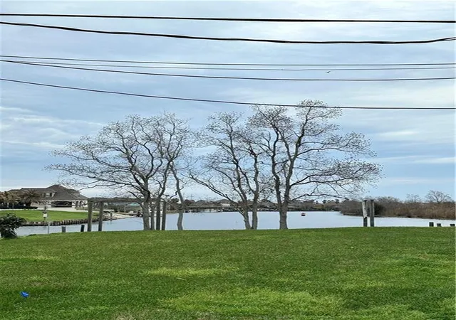 Photo 2 of Land for sale at 200 Lakeview Dr, Slidell, LA 70458 | MLS# 2486793 | Listing updated on 2026-08-31
