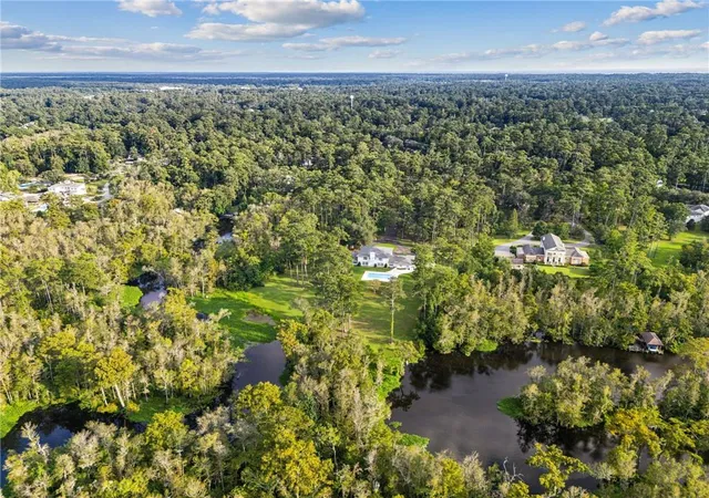 Photo 1 of Mansion for sale at 194 Belle Terre Blvd, Covington, LA 70433 | MLS# 2520712 | Listing updated on 2026-09-08
