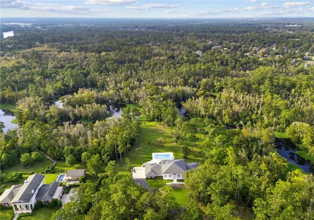 Photo 3 of Mansion for sale at 194 Belle Terre Blvd, Covington, LA 70433 | MLS# 2520712 | Listing updated on 2026-09-08