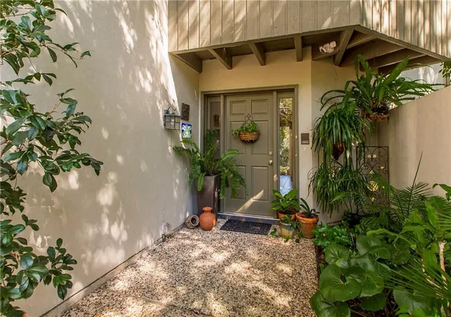 Photo 2 of Condo for sale at 100 Tchefuncte Oaks Dr #100, Mandeville, LA 70471 | MLS# 2525429 | Listing updated on 2026-09-08