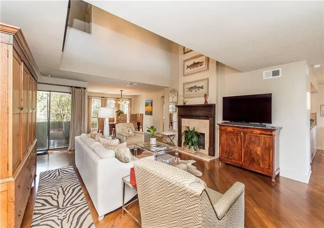 Listing Photo 5 - Condo for sale in building located at 100 Tchefuncte Oaks Dr, Mandeville, LA 70471 - Unit #100