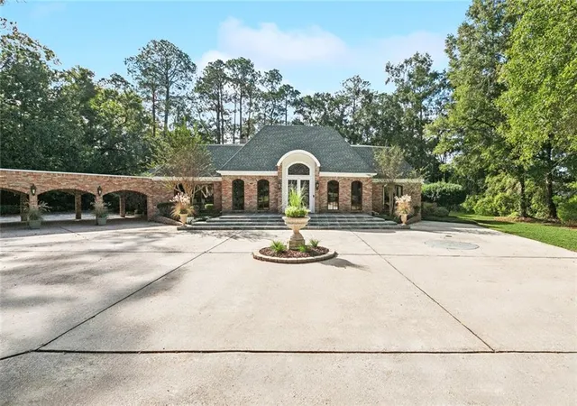 Photo 2 of Sale Pending at 408 Christian Ln, Slidell, LA 70458 | MLS# 2528580 | Listing updated on 2026-08-31